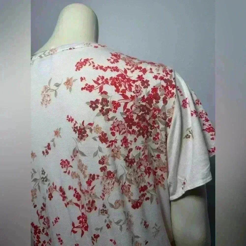 Liz Claiborne Floral Print Tunic Blouse with Fabric Buttons - Plus Size 0X - EUC - Picture 4 of 10